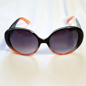 *NWT* Viki Numerous Sunglasses